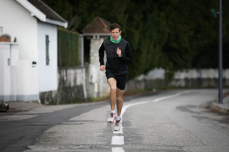 Guillaume Adam, coach running, en course sur route